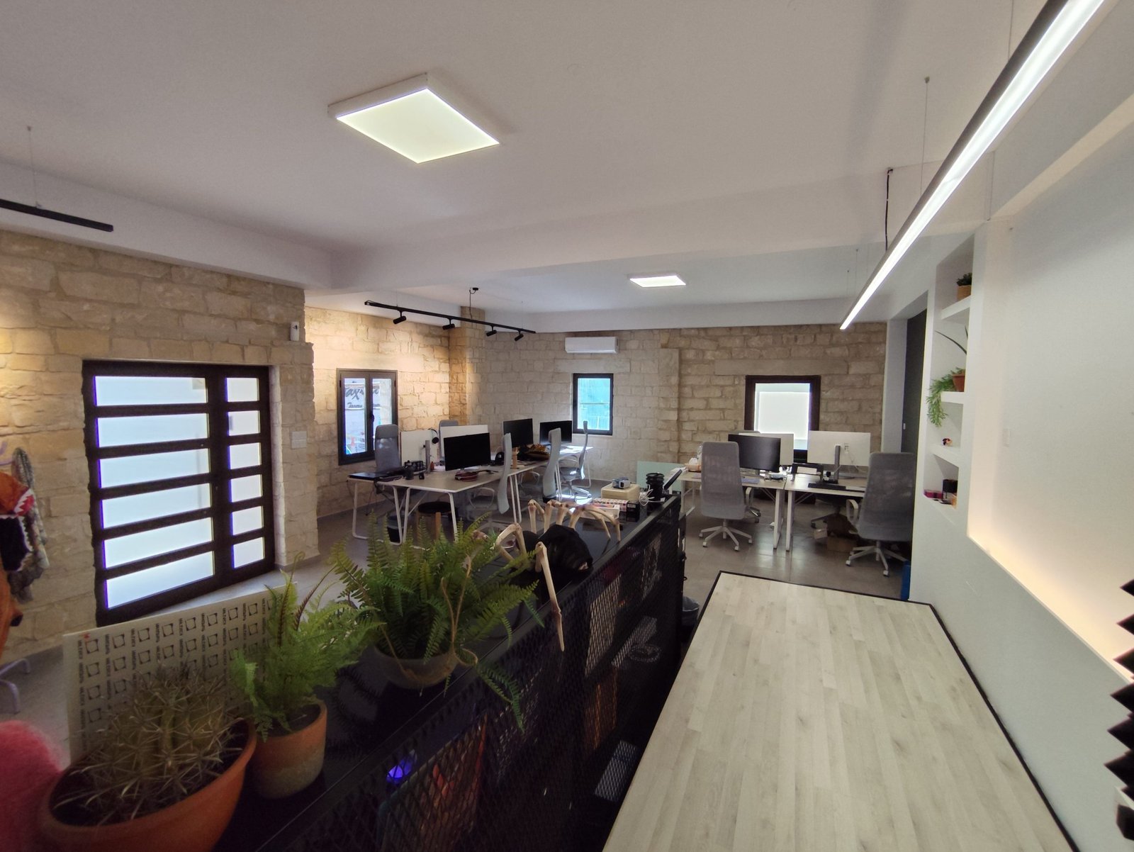 commercial property for rent scaled .jpg