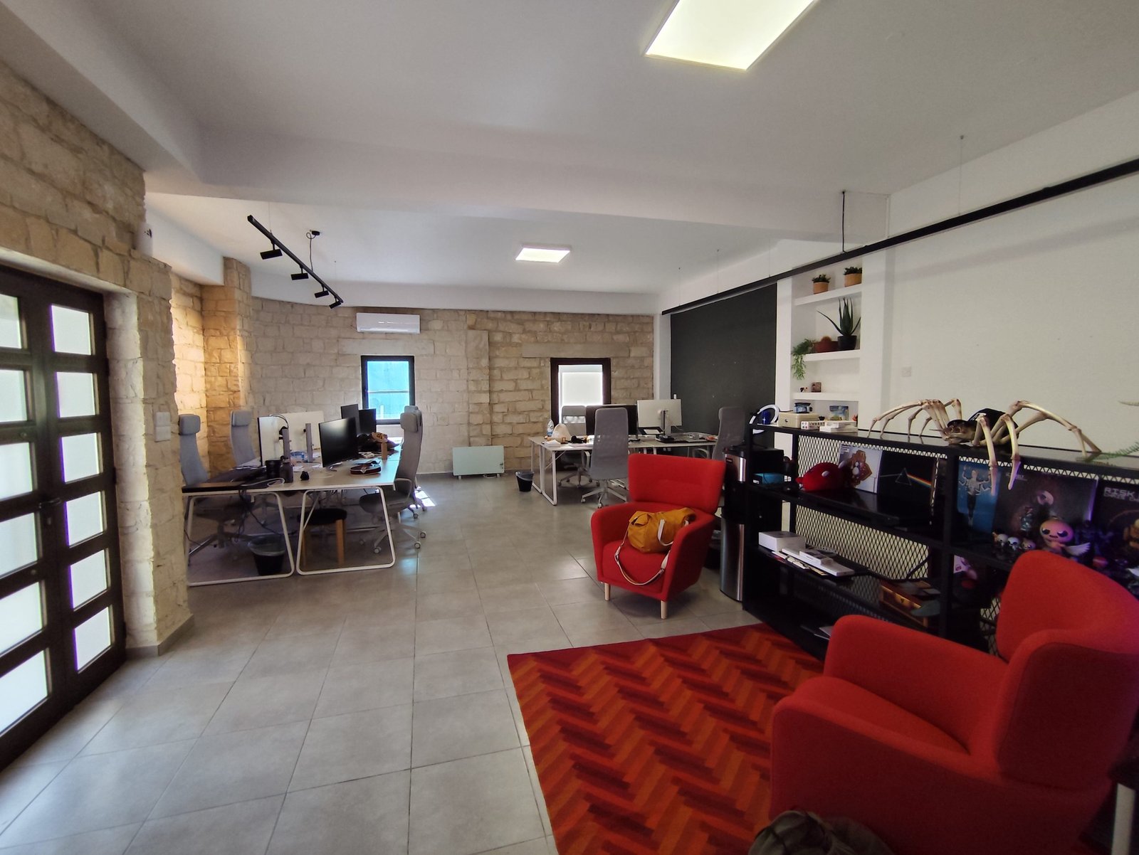 commercial property for rent scaled .jpg