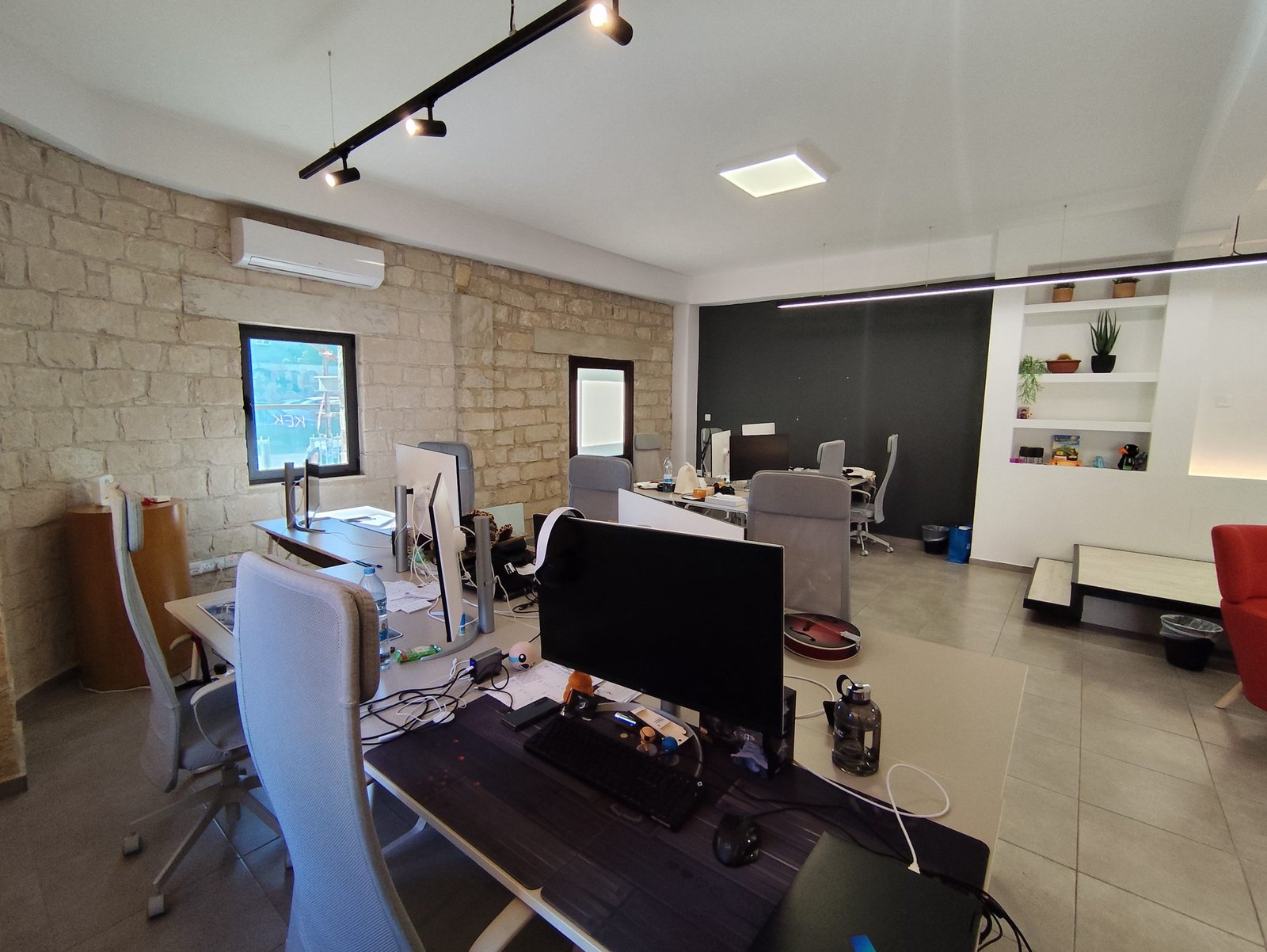 commercial property for rent scaled .jpg