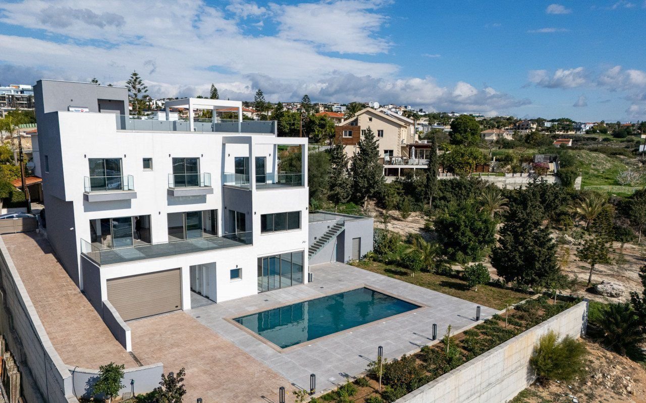 villa for rent in limassol .jpg